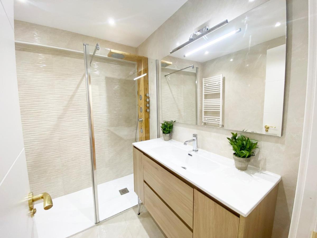 Miramar Luxurious Flat, 3 Double Rooms, Free Parking, Terrace, Completely New San Sebastian Ngoại thất bức ảnh